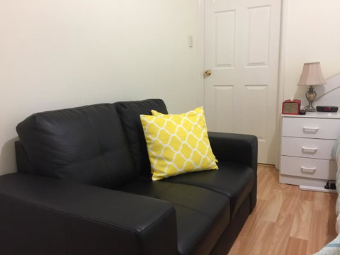 The Royal Dolphin Bed & Breakfast Safety Bay - Kempsey Accommodation 2