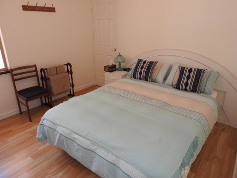 The Royal Dolphin Bed & Breakfast Safety Bay - Kempsey Accommodation 18