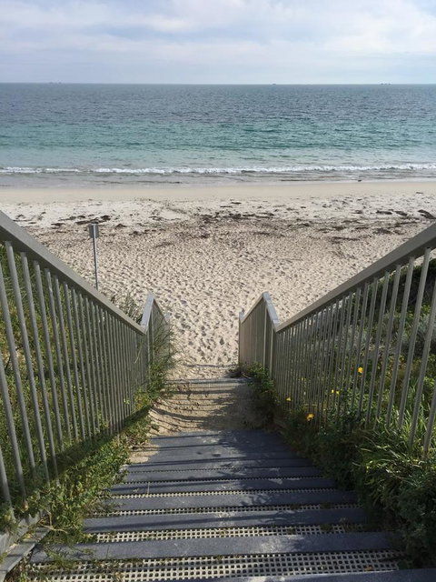 The Royal Dolphin Bed & Breakfast Safety Bay - Kempsey Accommodation 22