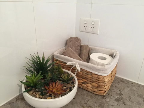 The Royal Dolphin Bed & Breakfast Safety Bay - Kempsey Accommodation 19
