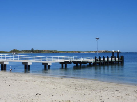 The Royal Dolphin Bed & Breakfast Safety Bay - Kempsey Accommodation 11