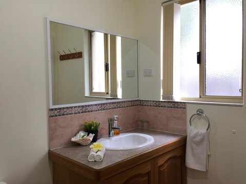 The Royal Dolphin Bed & Breakfast Safety Bay - Kempsey Accommodation 20