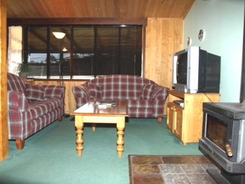 Pemberton Old Picture Theatre Holiday Apartments - Kempsey Accommodation 1