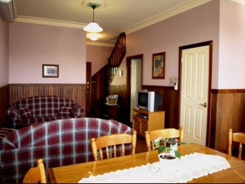 Pemberton Old Picture Theatre Holiday Apartments - Kempsey Accommodation 3