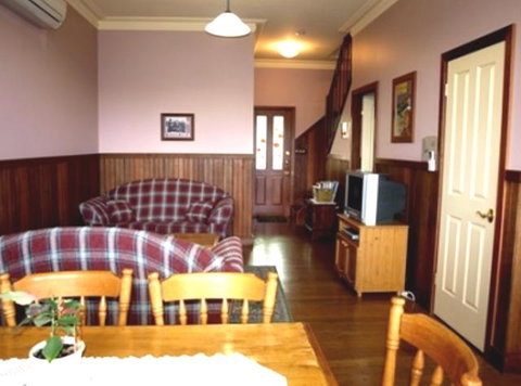 Pemberton Old Picture Theatre Holiday Apartments - Kempsey Accommodation 5