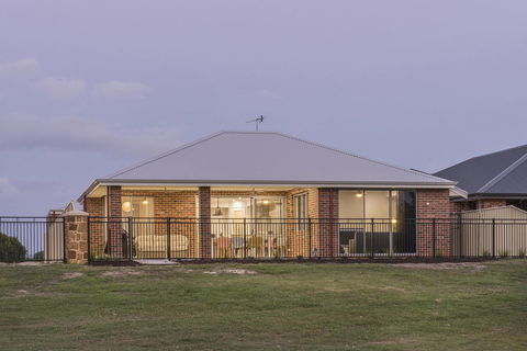 15 Cabot Close - Kempsey Accommodation 23