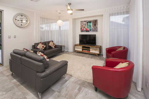15 Cabot Close - Kempsey Accommodation 14