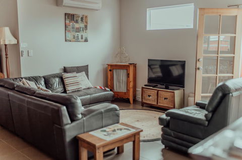 Bluebird Cottage - Kempsey Accommodation 18