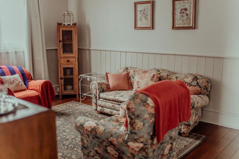 Bluebird Cottage - Kempsey Accommodation 10