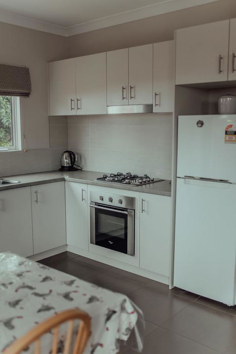 Bluebird Cottage - Kempsey Accommodation 20