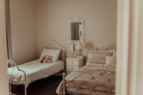Bluebird Cottage - Kempsey Accommodation 2