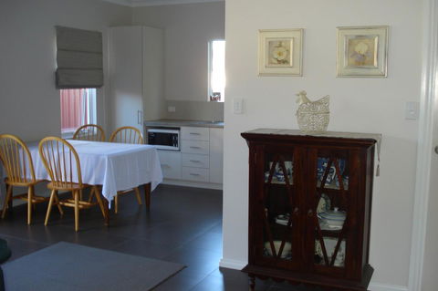 Bluebird Cottage - Kempsey Accommodation 19
