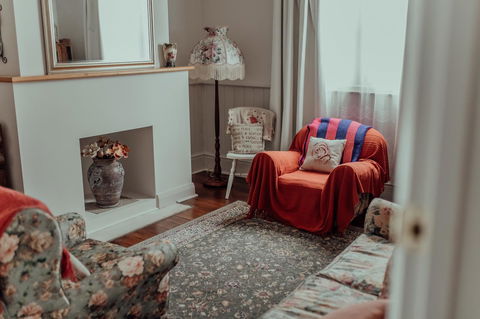 Bluebird Cottage - Kempsey Accommodation 9