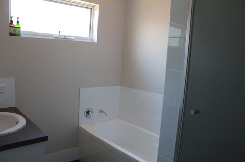 Bluebird Cottage - Kempsey Accommodation 23