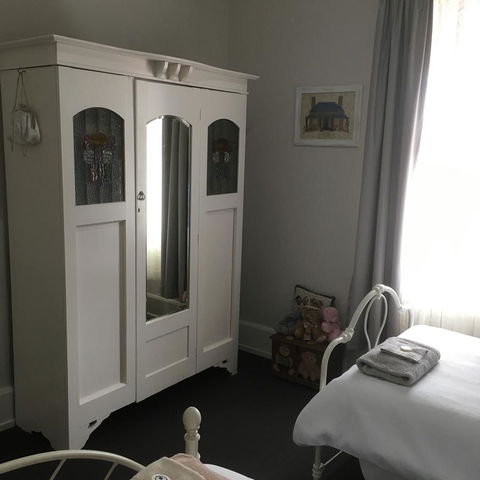 Bluebird Cottage - Kempsey Accommodation 4