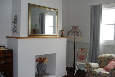 Bluebird Cottage - Kempsey Accommodation 8