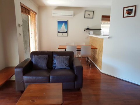 Ocean View Villas - 2 Bedroom Villa In Quiet Complex - Kempsey Accommodation 1