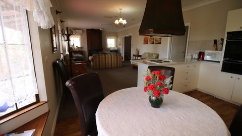 Daisy Cottage - Kempsey Accommodation 20