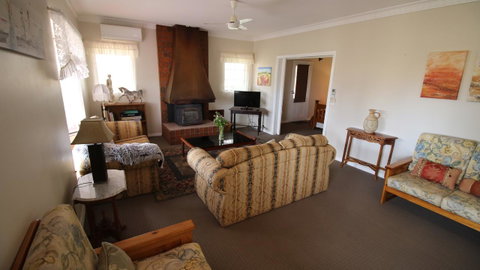Daisy Cottage - Kempsey Accommodation 12