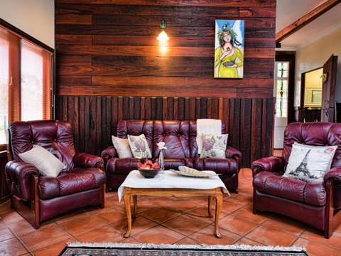 Oak Tree Barn Bridgetown - Kempsey Accommodation 6