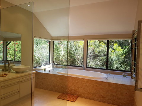 Jarrah Grove Forest Retreat - Kempsey Accommodation 1