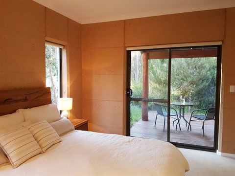 Jarrah Grove Forest Retreat - Kempsey Accommodation 4