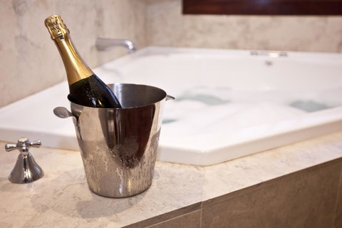 Caves House Hotel & Apartments Yallingup - Kempsey Accommodation 1