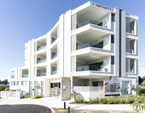 New Apartment On Great Location Opposite Garden City : 02 - Kempsey Accommodation 11