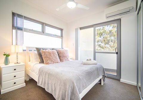 New Apartment On Great Location Opposite Garden City : 02 - Kempsey Accommodation 6