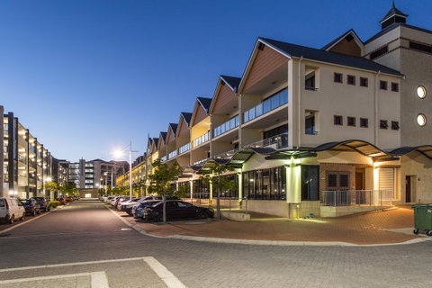 Dolphin Quay Apartments - Kempsey Accommodation 18