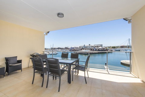 Dolphin Quay Apartments - Kempsey Accommodation 17