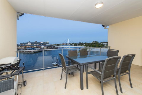 Dolphin Quay Apartments - Kempsey Accommodation 23