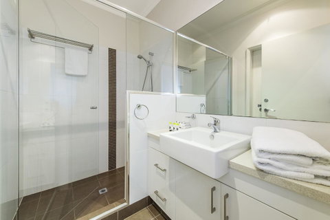 Dolphin Quay Apartments - Kempsey Accommodation 42