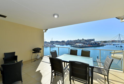 Dolphin Quay Apartments - Kempsey Accommodation 4