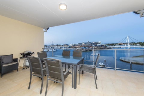 Dolphin Quay Apartments - Kempsey Accommodation 22