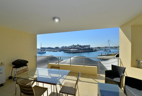 Dolphin Quay Apartments - Kempsey Accommodation 8