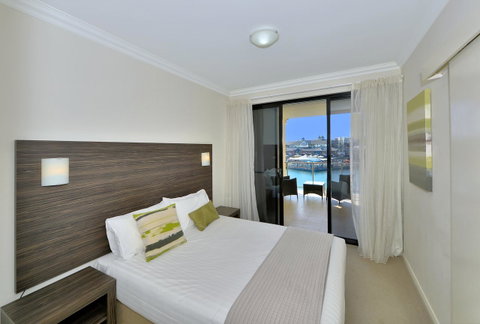 Dolphin Quay Apartments - Kempsey Accommodation 1