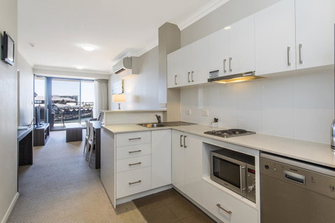 Dolphin Quay Apartments - Kempsey Accommodation 35