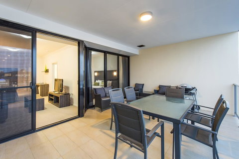 Dolphin Quay Apartments - Kempsey Accommodation 37