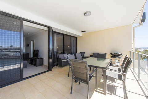 Dolphin Quay Apartments - Kempsey Accommodation 27