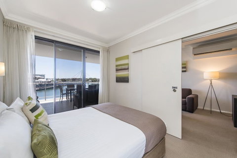 Dolphin Quay Apartments - Kempsey Accommodation 28