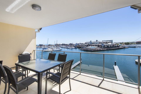 Dolphin Quay Apartments - Kempsey Accommodation 36