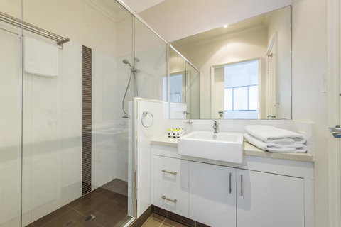 Dolphin Quay Apartments - Kempsey Accommodation 40