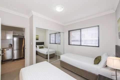 Dolphin Quay Apartments - Kempsey Accommodation 43