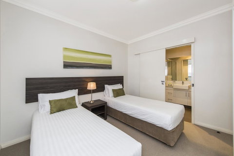 Dolphin Quay Apartments - Kempsey Accommodation 44