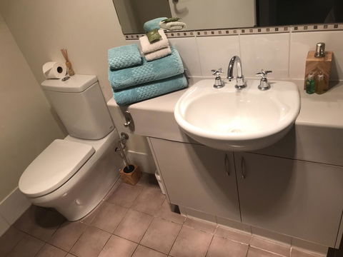 THE SANCTUARY LUXURY HOLIDAY HOME - Kempsey Accommodation 3