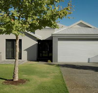 THE SANCTUARY LUXURY HOLIDAY HOME - Kempsey Accommodation
