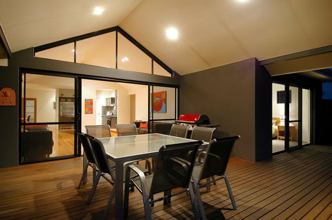 THE SANCTUARY LUXURY HOLIDAY HOME - Kempsey Accommodation 25