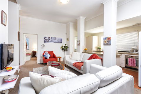 Como Executive Apartment - Kempsey Accommodation 5