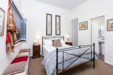 Como Executive Apartment - Kempsey Accommodation 6